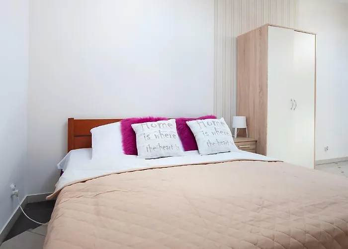 Port-Lodz Apartment By Pinpoint